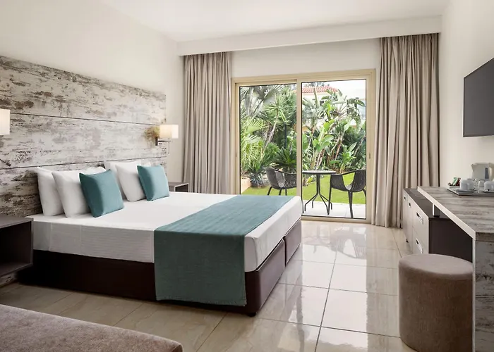 Freij & (adults Only)